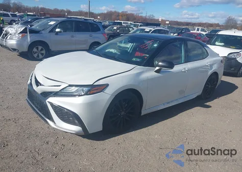 2021 Toyota Camry Xse Awd z USA, uszkodzony, nr VIN 4T1K61BKXMU030337